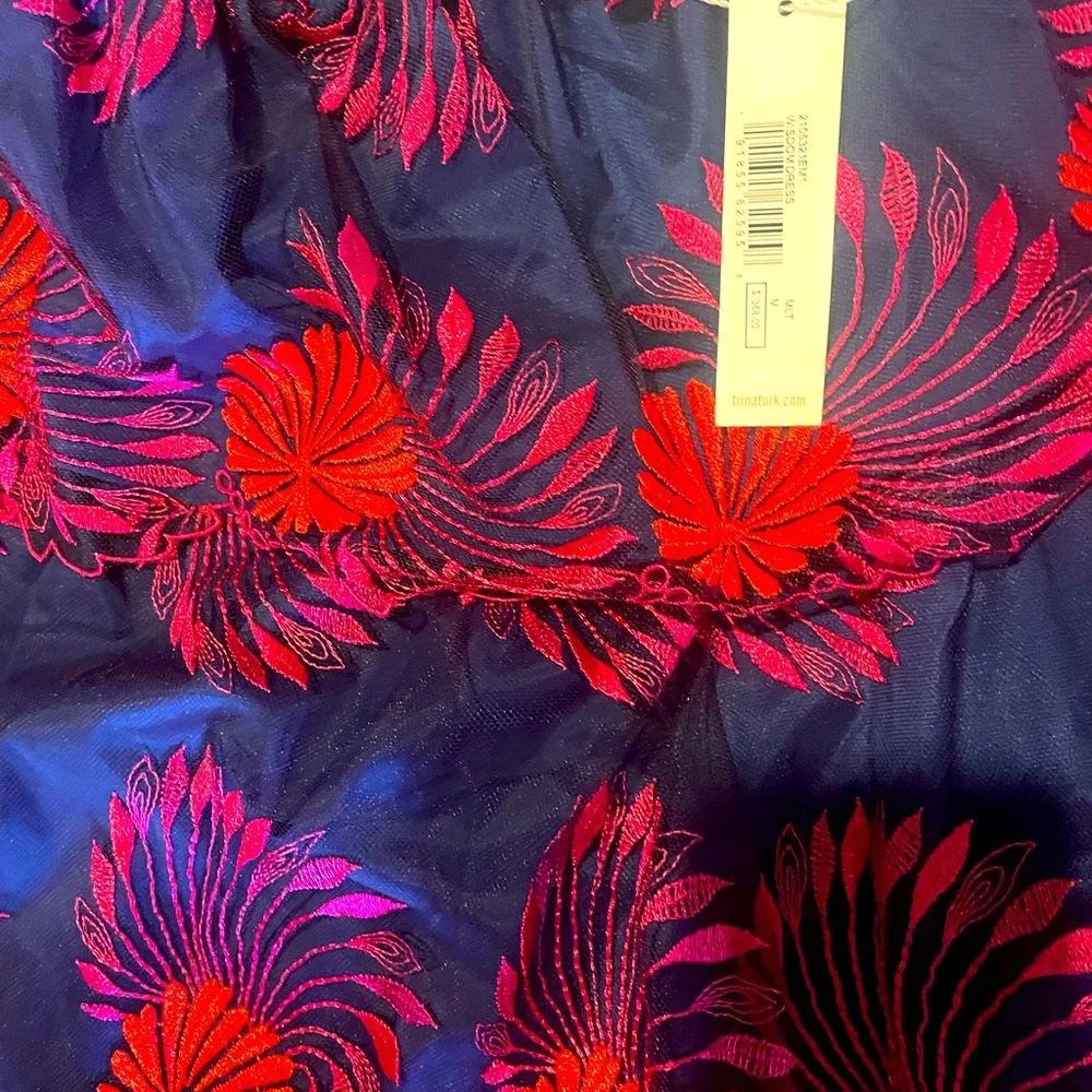Trina Turk off the shoulder dress. NWT. SIZE MEDIUM - Picture 2 of 2